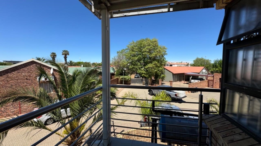 5 Bedroom Property for Sale in Roylglen Gardens Northern Cape